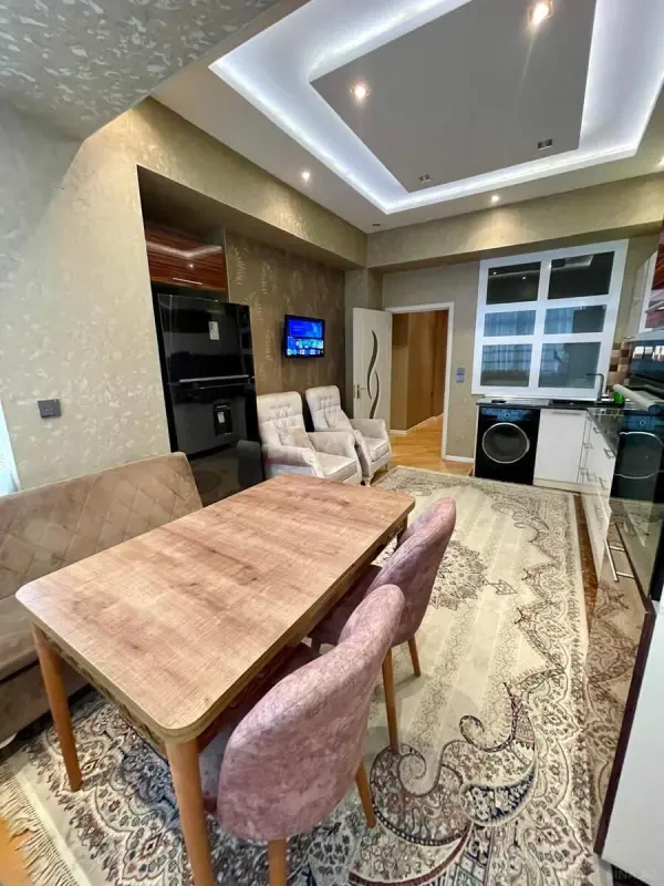 Kirayə verilir 3 otaqlı mənzil 109 m²