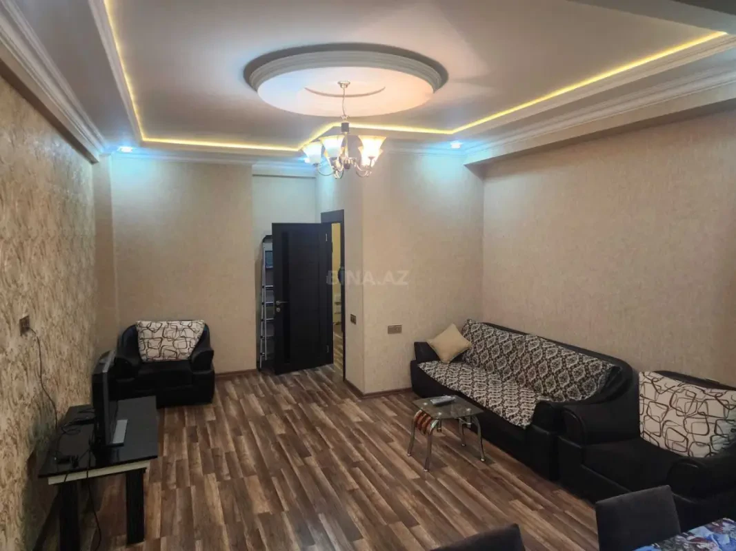 Kirayə verilir 2 otaqlı mənzil 75 m²
