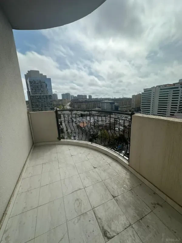 Kirayə verilir 3 otaqlı mənzil 140 m²