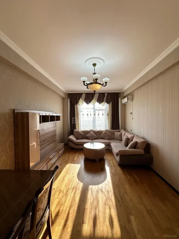 Kirayə verilir 2 otaqlı mənzil 68 m²