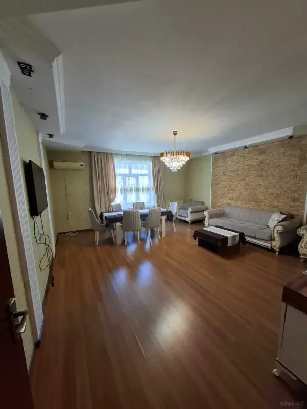 Satılır 4 otaqlı həyət evi 165 m²