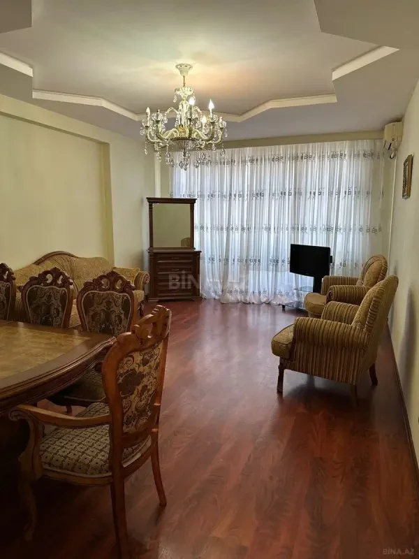 Kirayə verilir 3 otaqlı mənzil 105 m²