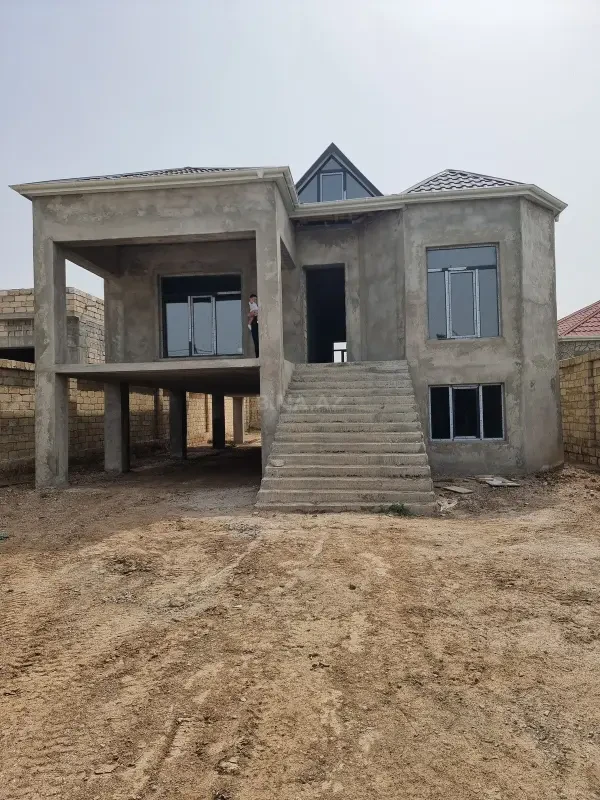Satılır 5 otaqlı həyət evi 175 m²