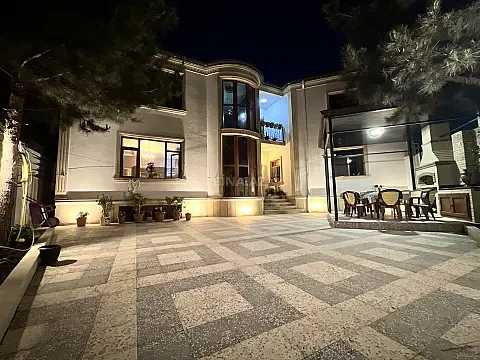 Satılır 9 otaqlı həyət evi 300 m² — Bakı, Bakıxanov 9 otaq 300.00 m²