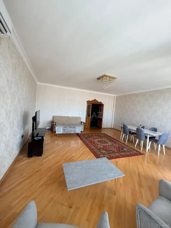 Kirayə verilir 3 otaqlı mənzil 162 m²