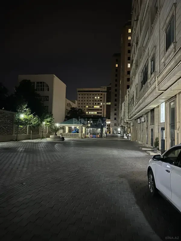Satılır 3 otaqlı mənzil 136 m²