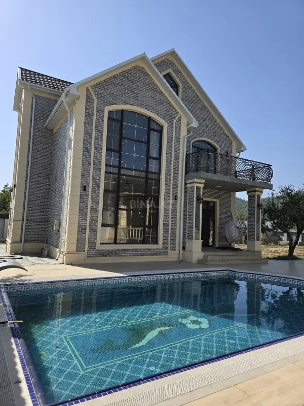 Kirayə verilir 5 otaqlı həyət evi 200 m²