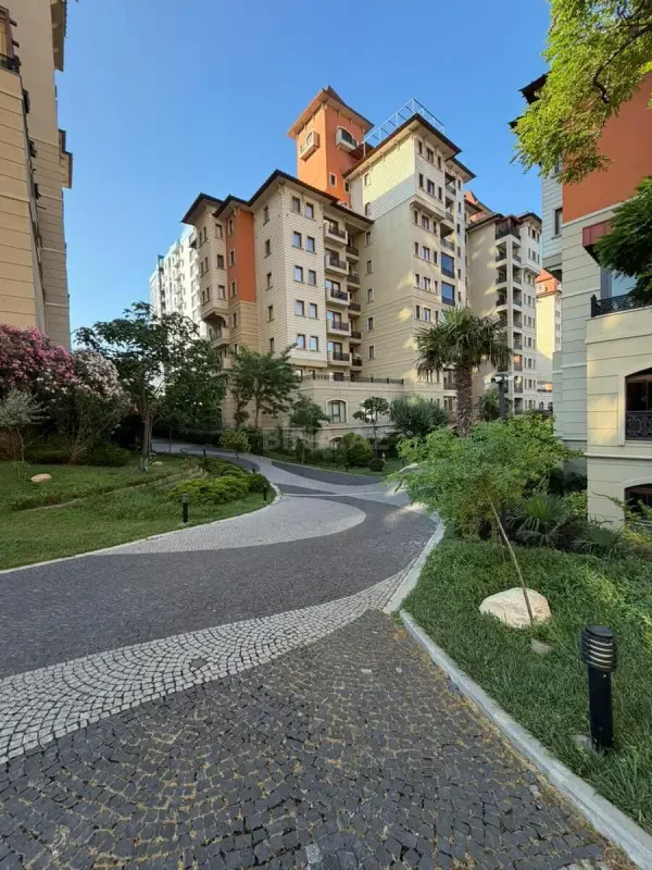 Kirayə verilir 3 otaqlı mənzil 130 m²