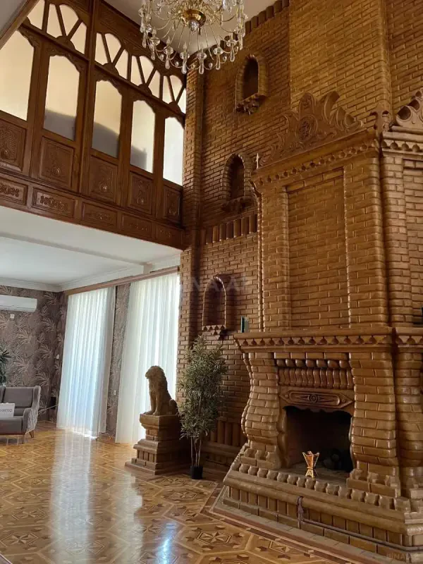 Kirayə verilir 6 otaqlı həyət evi 600 m²
