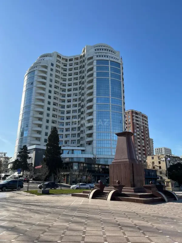 Kirayə verilir 3 otaqlı mənzil 130 m²