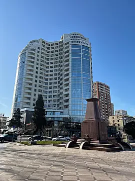 Kirayə verilir 3 otaqlı mənzil 130 m² — Bakı 3 otaq 130.00 m²