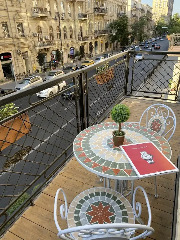 Kirayə verilir 2 otaqlı mənzil 75 m²