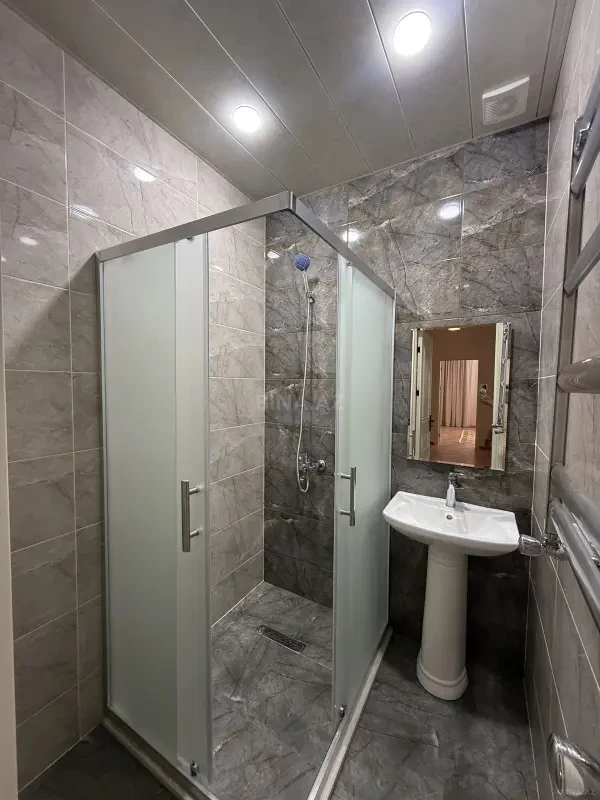 Kirayə verilir 2 otaqlı mənzil 71 m²