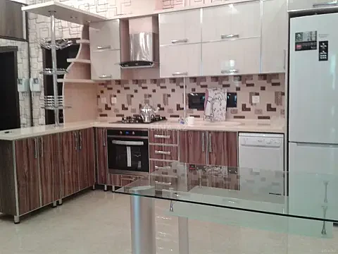 Kirayə verilir 3 otaqlı mənzil 120 m² — Bakı, Nizami 3 otaq 120.00 m²