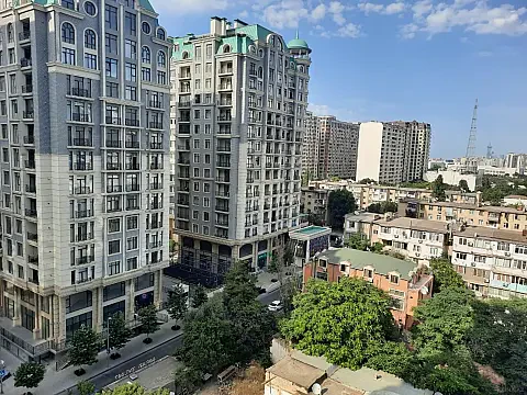 Kirayə verilir 4 otaqlı mənzil 205 m² — Bakı, Nəsimi 4 otaq 205.00 m²