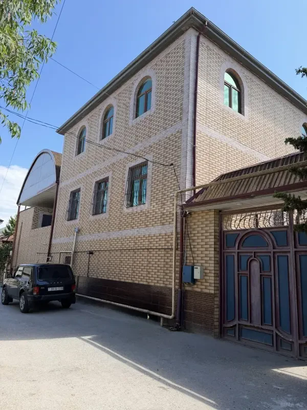 Satılır 7 otaqlı həyət evi 238.2 m²