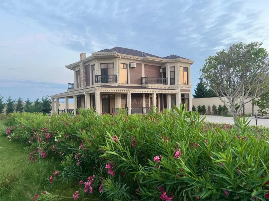 Kirayə verilir 5 otaqlı həyət evi 450 m²