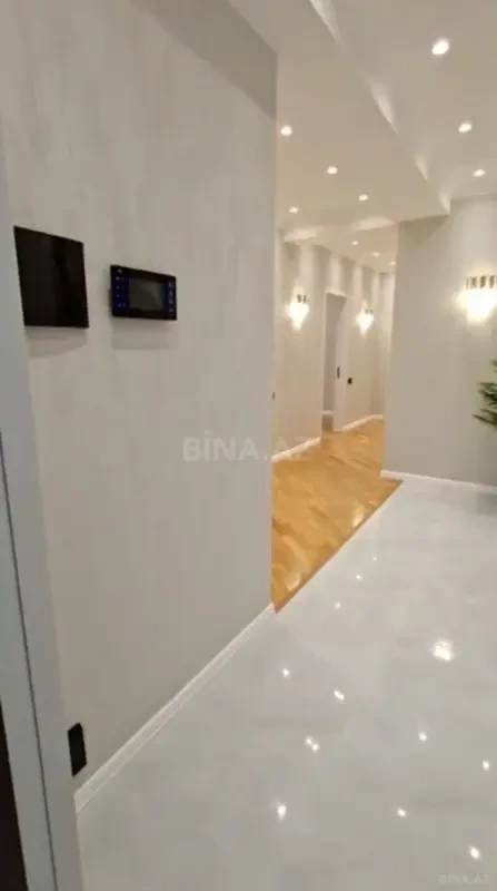 Satılır 3 otaqlı mənzil 114 m²