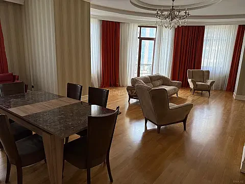Kirayə verilir 3 otaqlı mənzil 200 m² — Bakı 3 otaq 200.00 m²