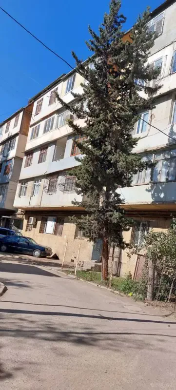 Satılır 4 otaqlı mənzil 100 m²
