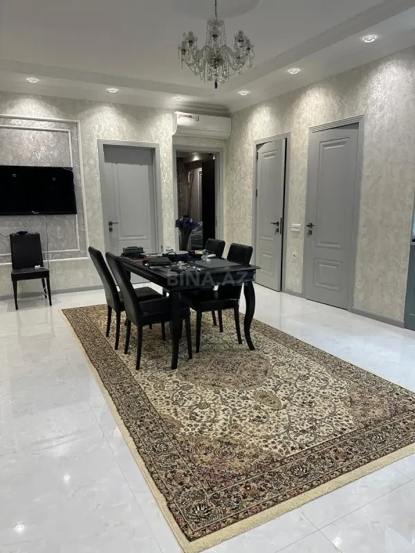 Kirayə verilir 3 otaqlı mənzil 120 m²