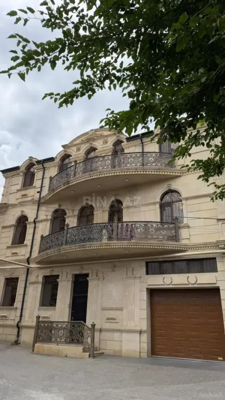 Kirayə verilir 6 otaqlı həyət evi 400 m²