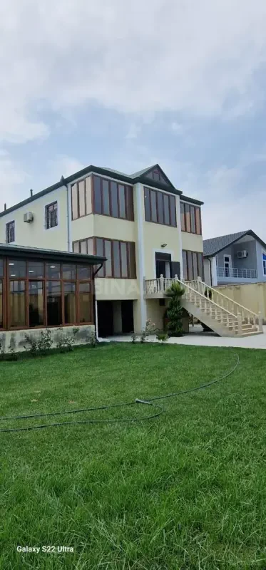Kirayə verilir 4 otaqlı həyət evi 300 m²