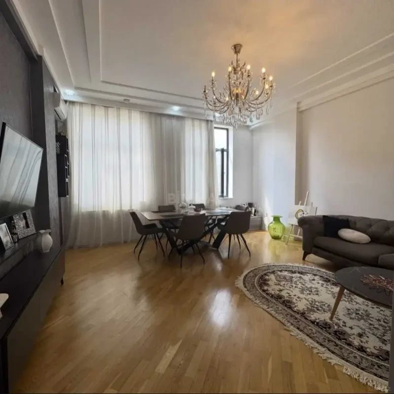 Satılır 3 otaqlı mənzil 95 m²