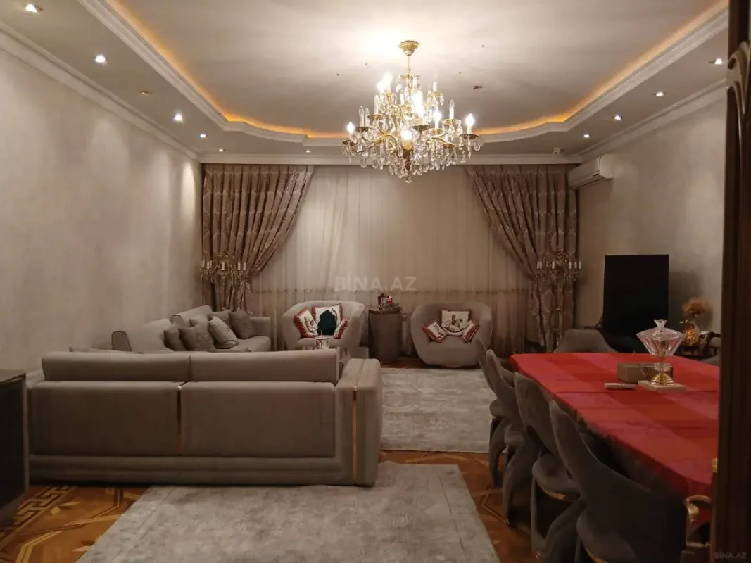 Kirayə verilir 4 otaqlı mənzil 215 m²