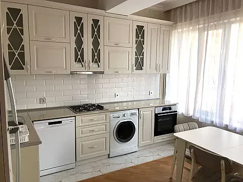 Kirayə verilir 2 otaqlı mənzil 90 m² — Bakı 2 otaq 90.00 m²