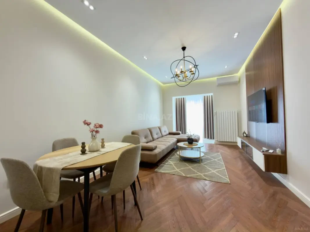 Kirayə verilir 2 otaqlı mənzil 73 m²