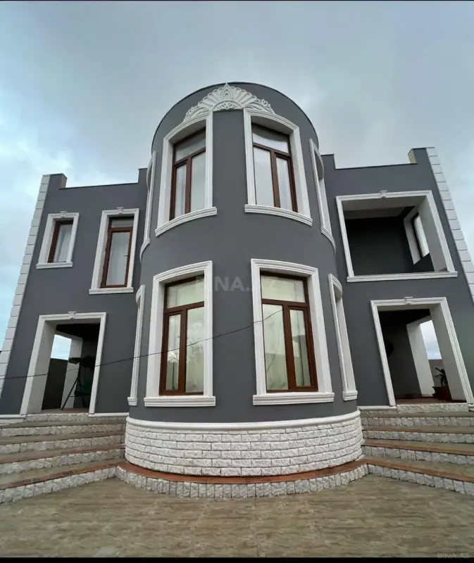 Kirayə verilir 6 otaqlı həyət evi 600 m²