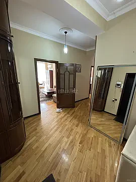 Kirayə verilir 2 otaqlı mənzil 85 m² — Bakı, Nərimanov 2 otaq 85.00 m²