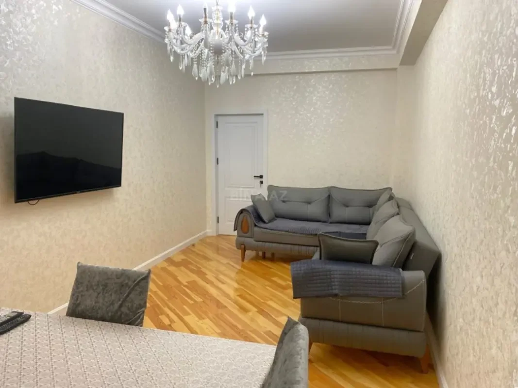 Kirayə verilir 3 otaqlı mənzil 120 m²