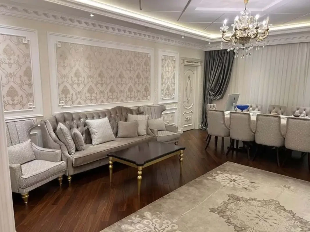 Kirayə verilir 4 otaqlı mənzil 180 m²