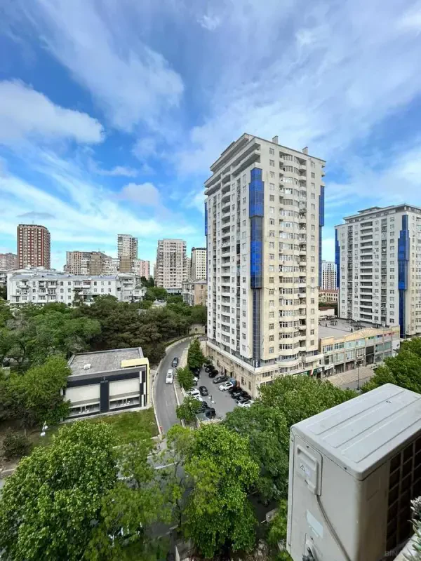 Kirayə verilir 3 otaqlı mənzil 150 m²