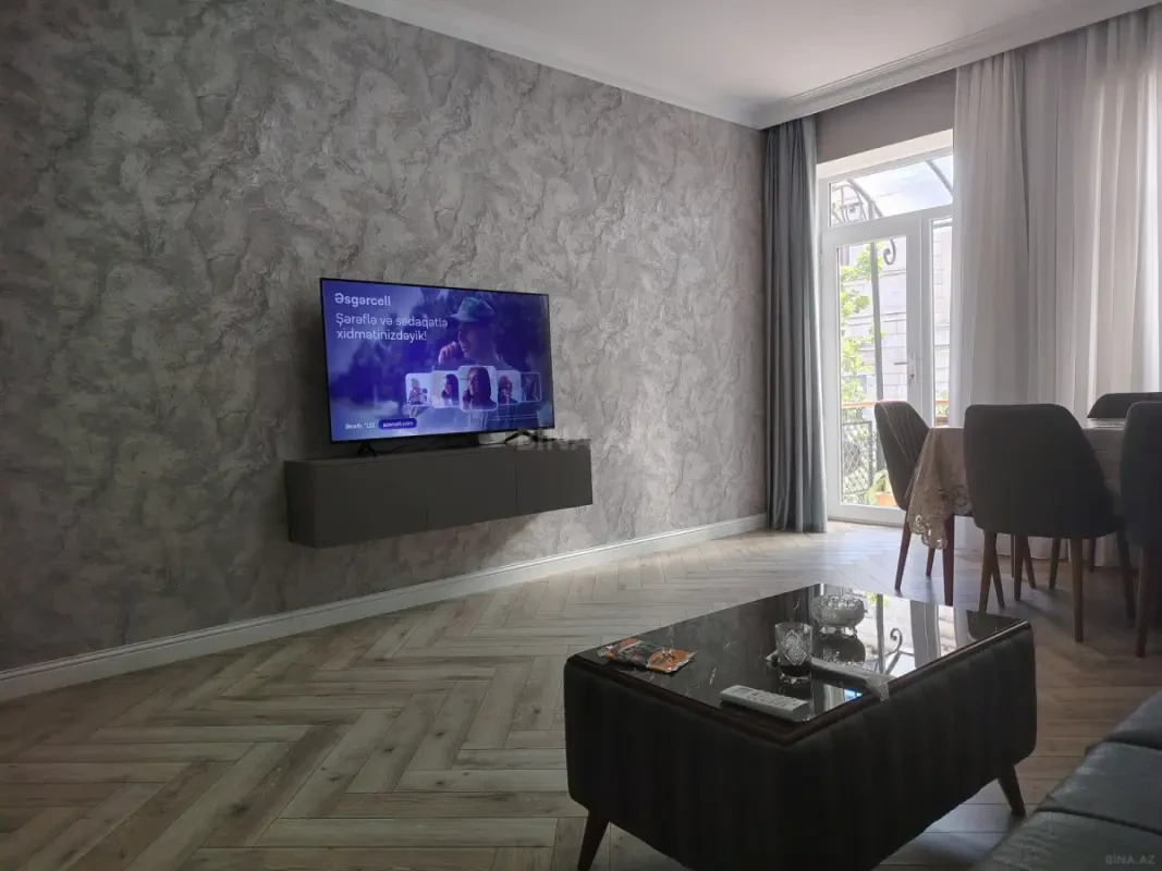 Kirayə verilir 2 otaqlı mənzil 76 m²