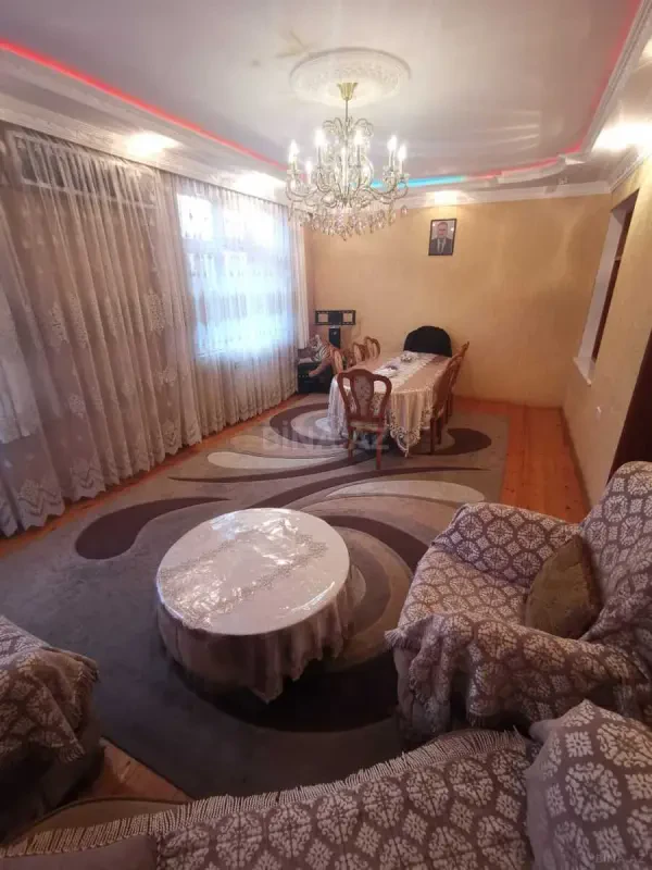 Kirayə verilir 4 otaqlı mənzil 120 m²