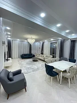 Kirayə verilir 4 otaqlı mənzil 220 m² — Bakı 4 otaq 220.00 m²