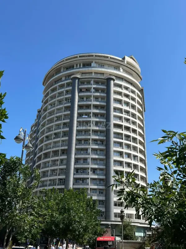 Kirayə verilir 2 otaqlı mənzil 90 m²