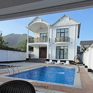 Kirayə verilir 6 otaqlı həyət evi 335 m² — Qəbələ 6 otaq 335.00 m²