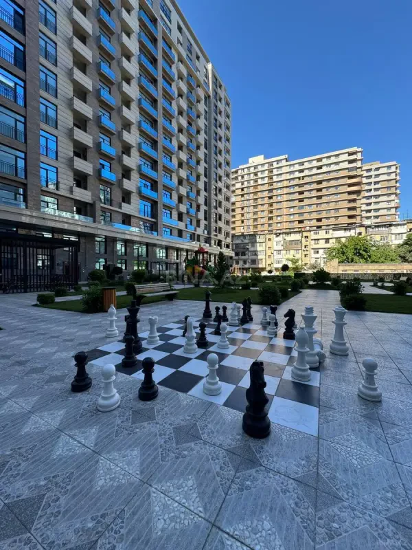 Satılır 3 otaqlı mənzil 134 m²