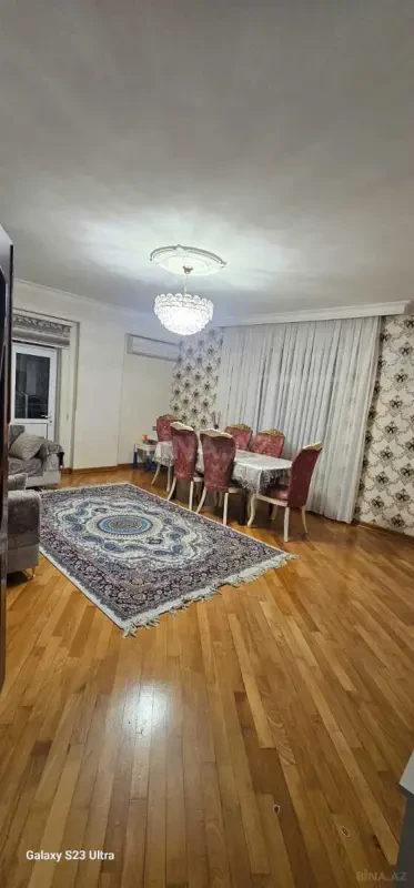 Satılır 4 otaqlı mənzil 122 m²