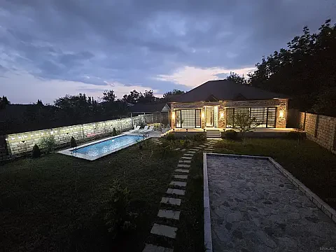 Kirayə verilir 5 otaqlı həyət evi 300 m² — Qəbələ 5 otaq 300.00 m²