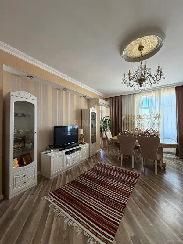 Satılır 3 otaqlı mənzil 114 m²