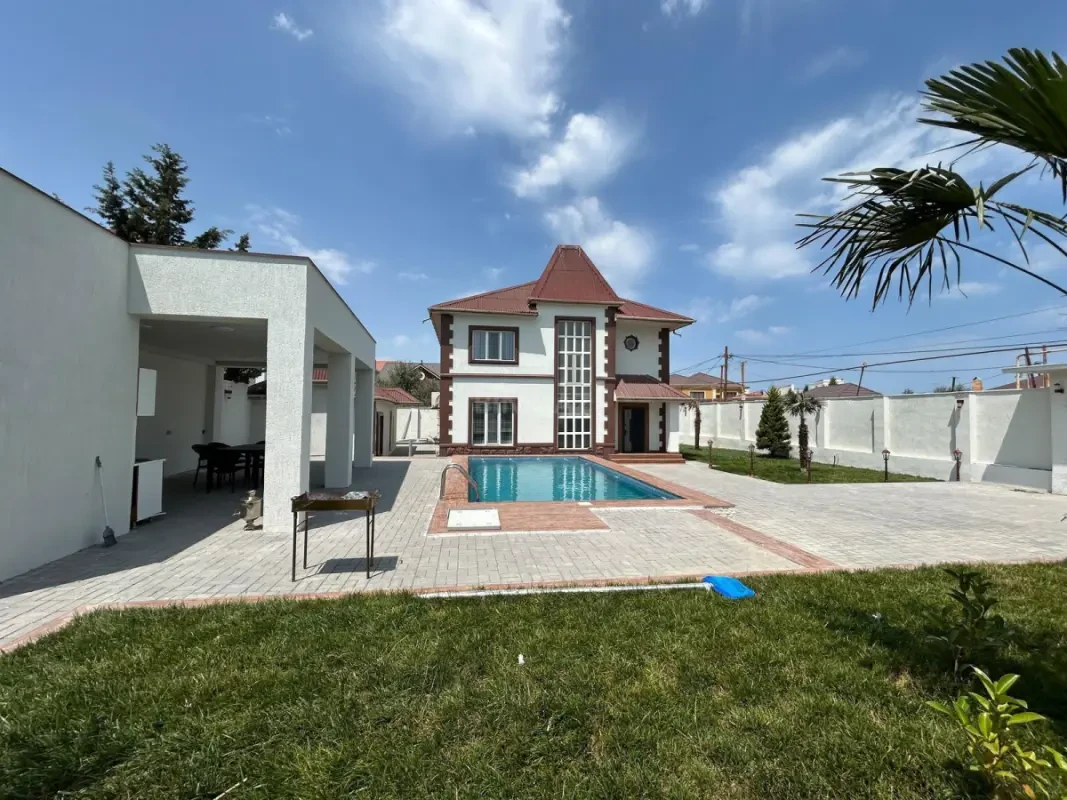 Kirayə verilir 4 otaqlı həyət evi 300 m²