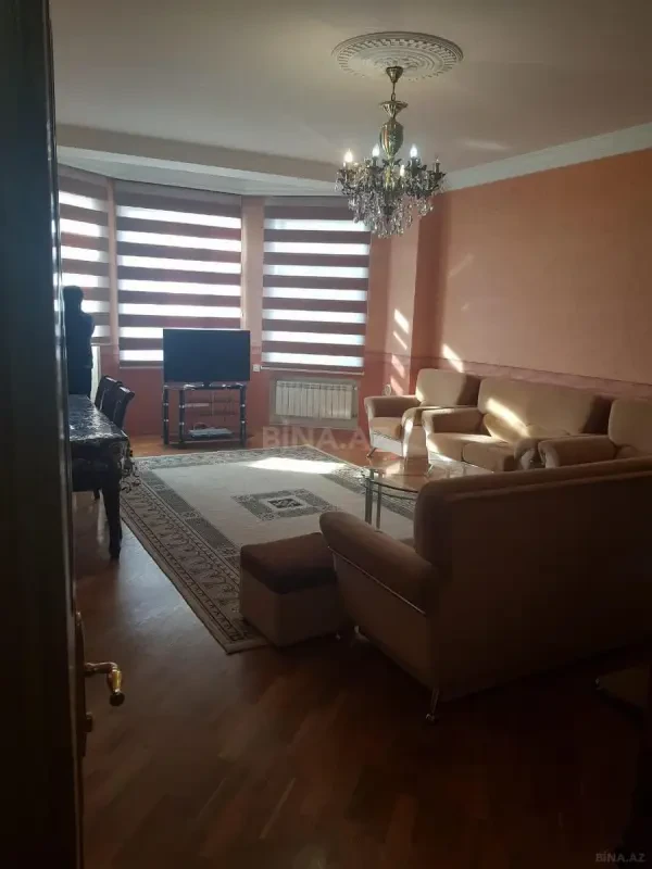 Kirayə verilir 2 otaqlı mənzil 100 m²