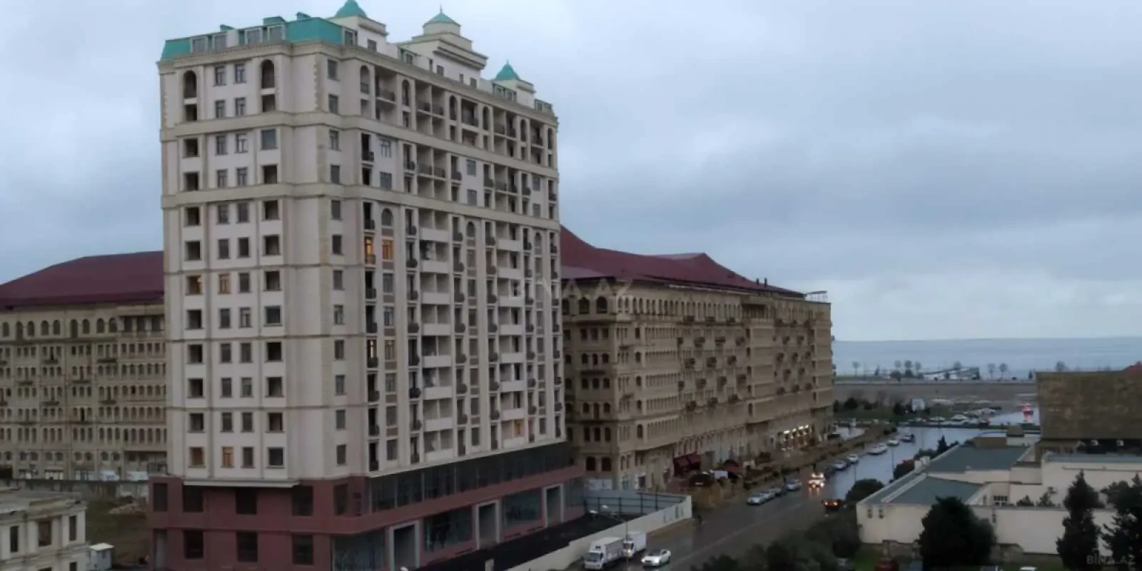 Kirayə verilir 3 otaqlı mənzil 160 m²