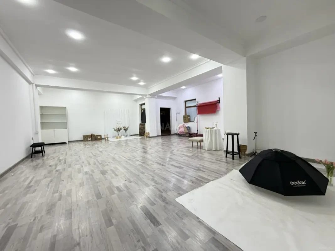 Kirayə verilir 2 otaqlı ofis 100 m²