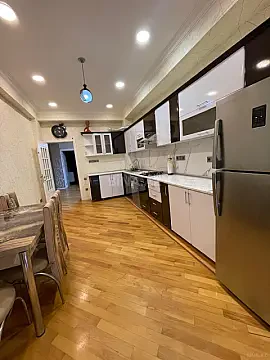 Kirayə verilir 3 otaqlı mənzil 130 m² — Bakı, Nərimanov 3 otaq 130.00 m²